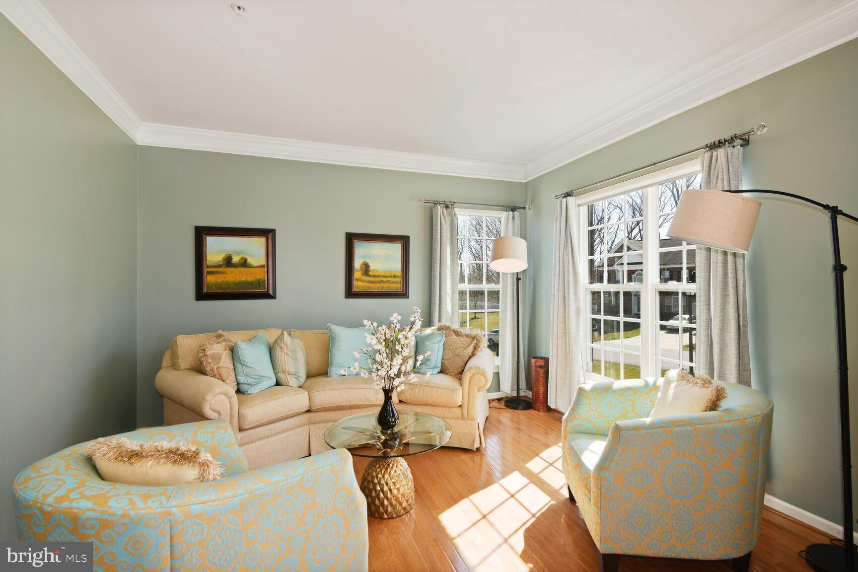 2213 Davit Court Bowie, MD 20721 - Photo 2 of 32 Gracious Living Room