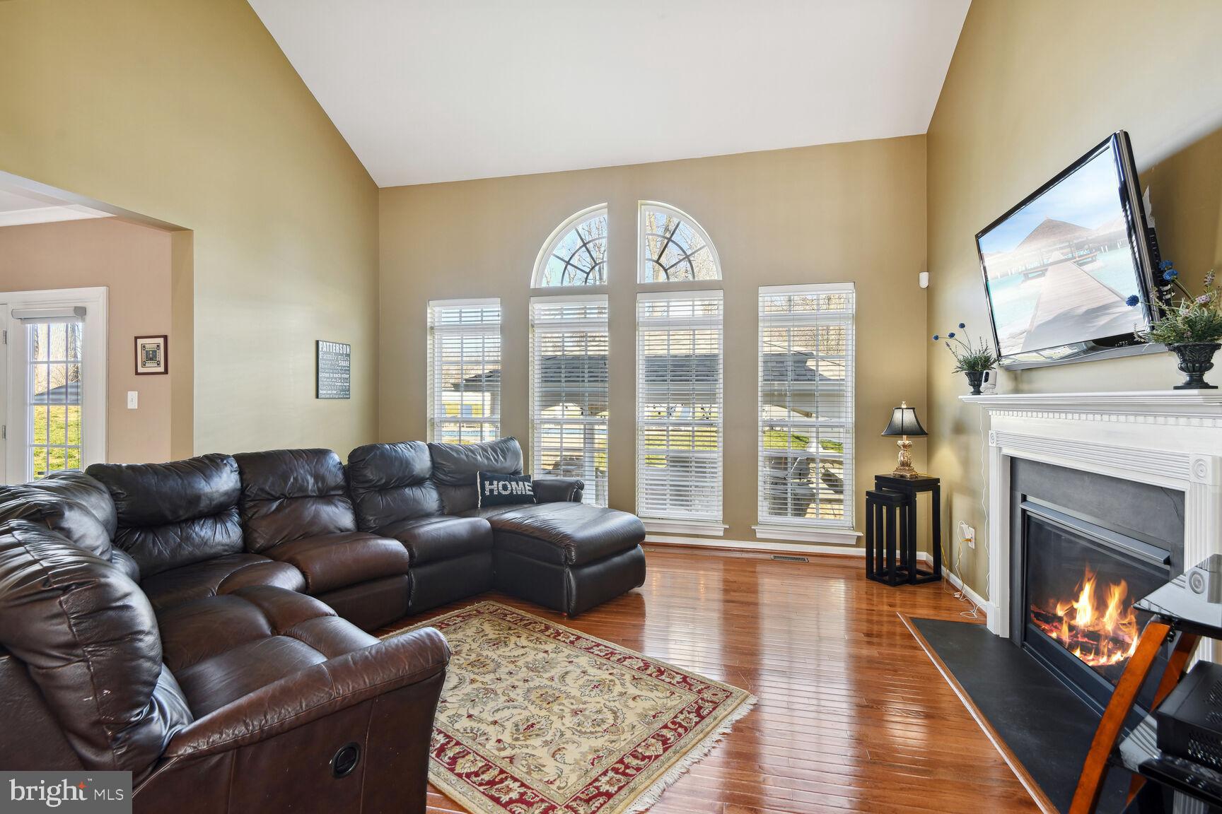 2213 Davit Court Bowie, MD 20721 - Photo 5 of 32 Palladium Windows