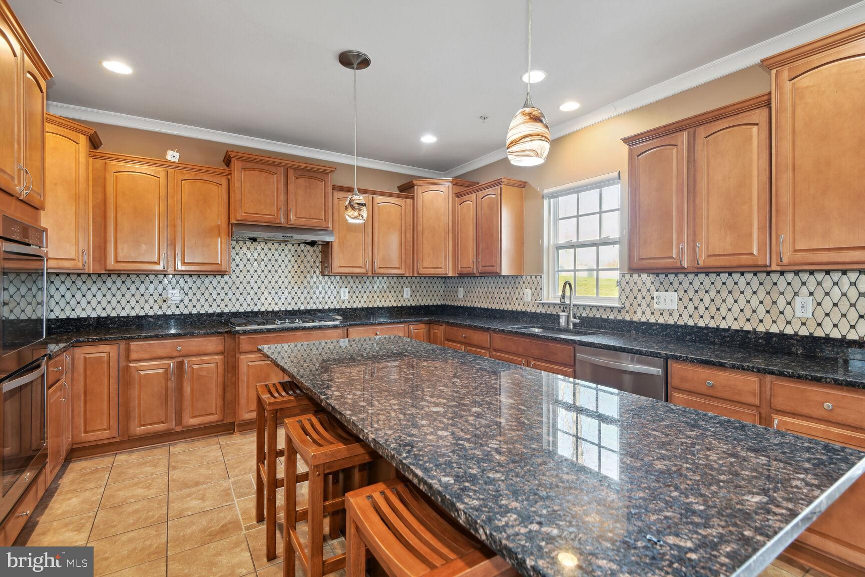 2213 Davit Court Bowie, MD 20721 - Photo 7 of 32 Oversized Island