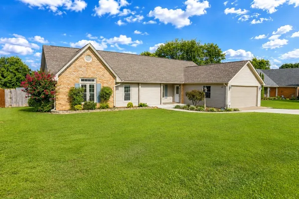 $329,900 | 215 Oakview Circle, Killen, AL 35645