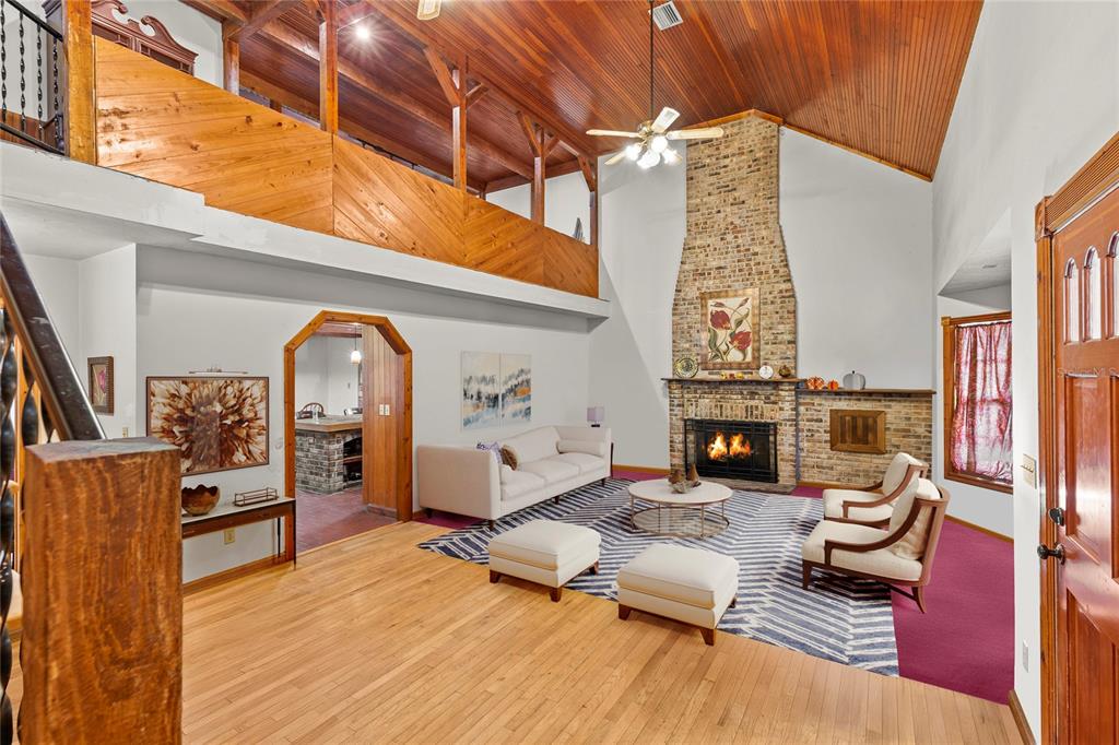 11419 Raschke Run Weeki Wachee, FL 34614 - Photo 4 of 19 a living room with furniture