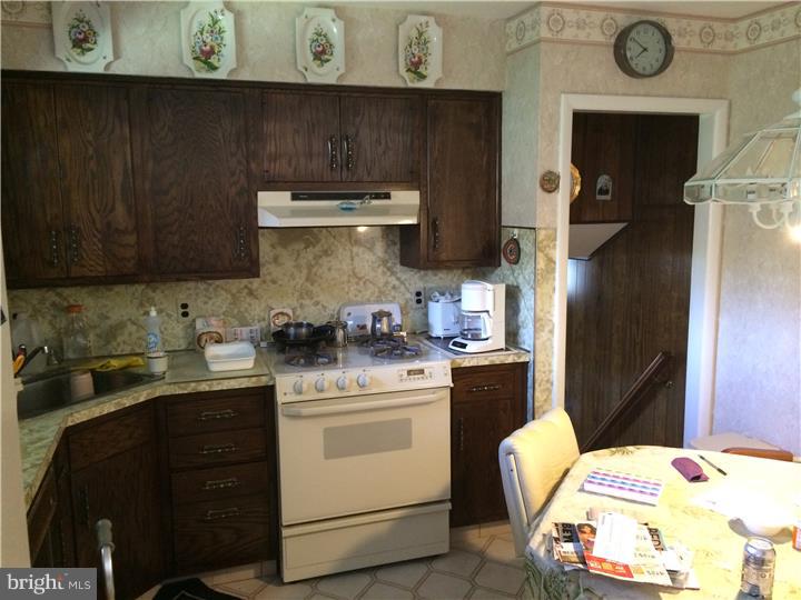 1013 Alpena Road Philadelphia, PA 19115 - Photo 8 of 23 Kitchen