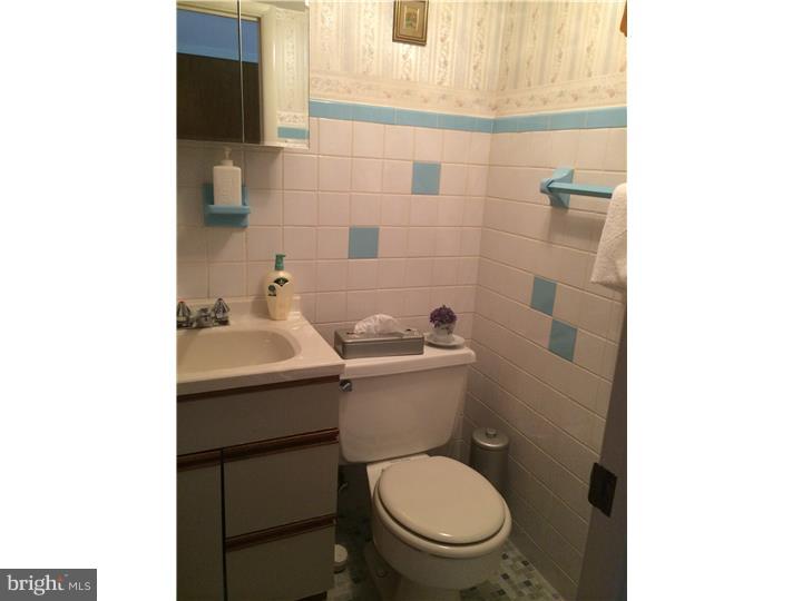 1013 Alpena Road Philadelphia, PA 19115 - Photo 9 of 23 Bathroom
