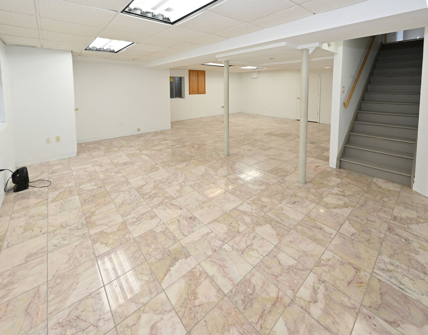 500 Greenview Lane Wheeling, IL 60090 - Photo 21 of 51 a view of an empty room