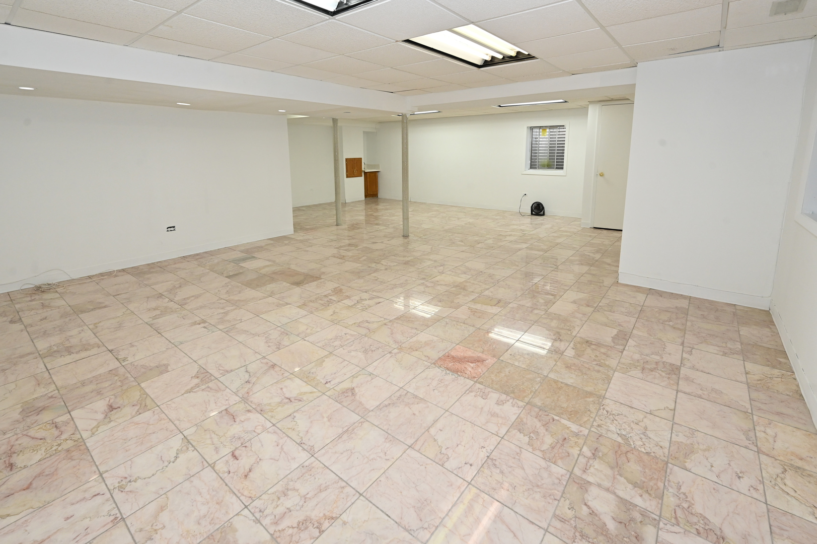 500 Greenview Lane Wheeling, IL 60090 - Photo 24 of 51 a view of empty room