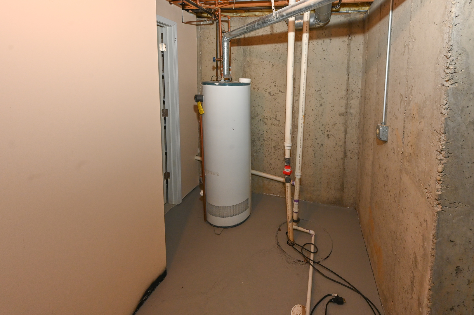 500 Greenview Lane Wheeling, IL 60090 - Photo 28 of 51 a bathroom with a shower