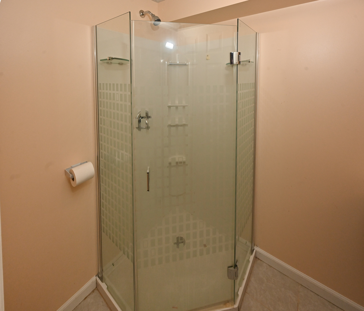 500 Greenview Lane Wheeling, IL 60090 - Photo 30 of 51 a bathroom with a shower