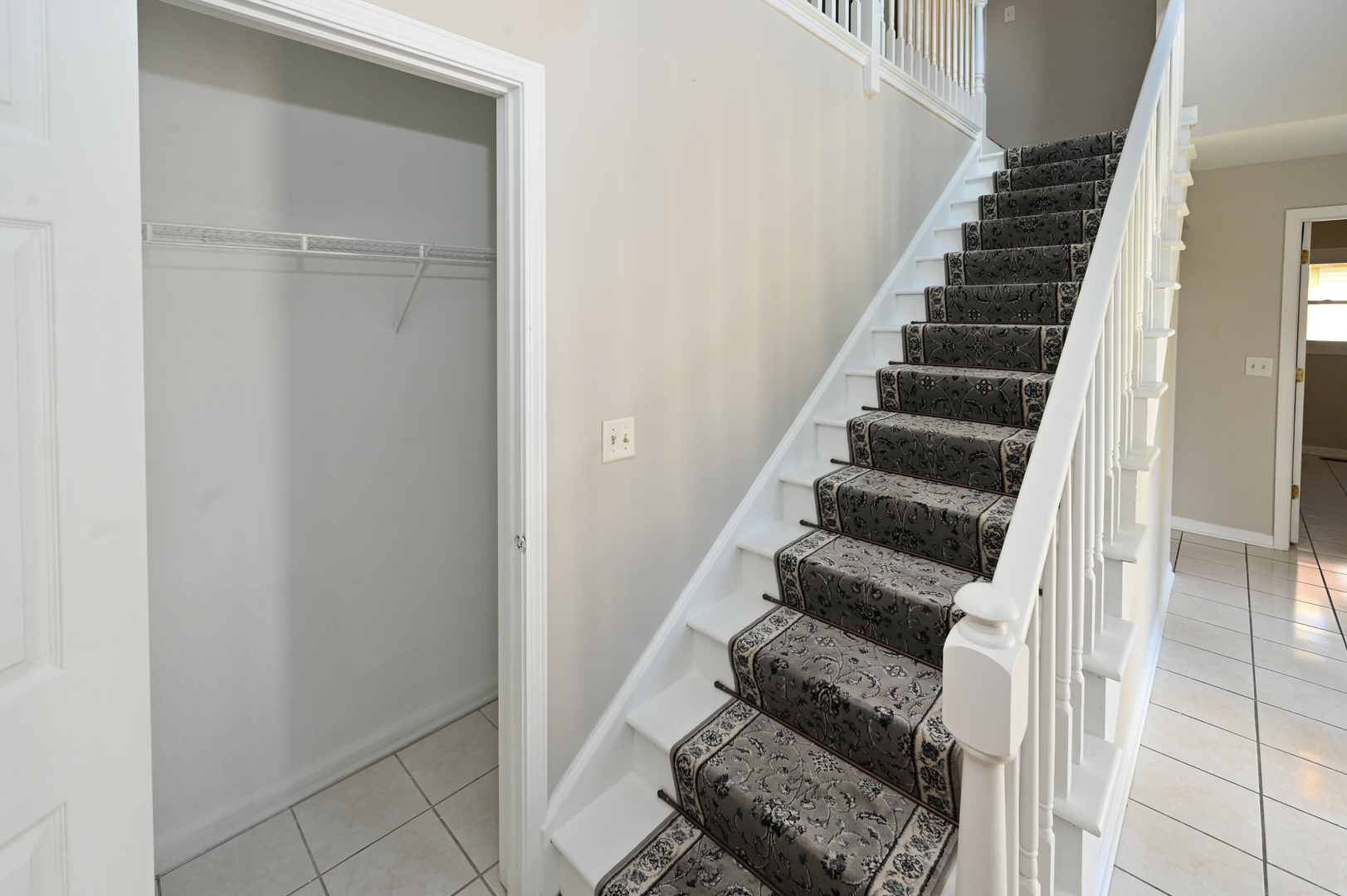 500 Greenview Lane Wheeling, IL 60090 - Photo 33 of 51 a view of entryway and hall with wooden floor