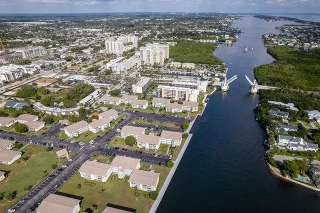 $1,900 | 340 Horizon West, Unit 104, Boynton Beach, FL 33435