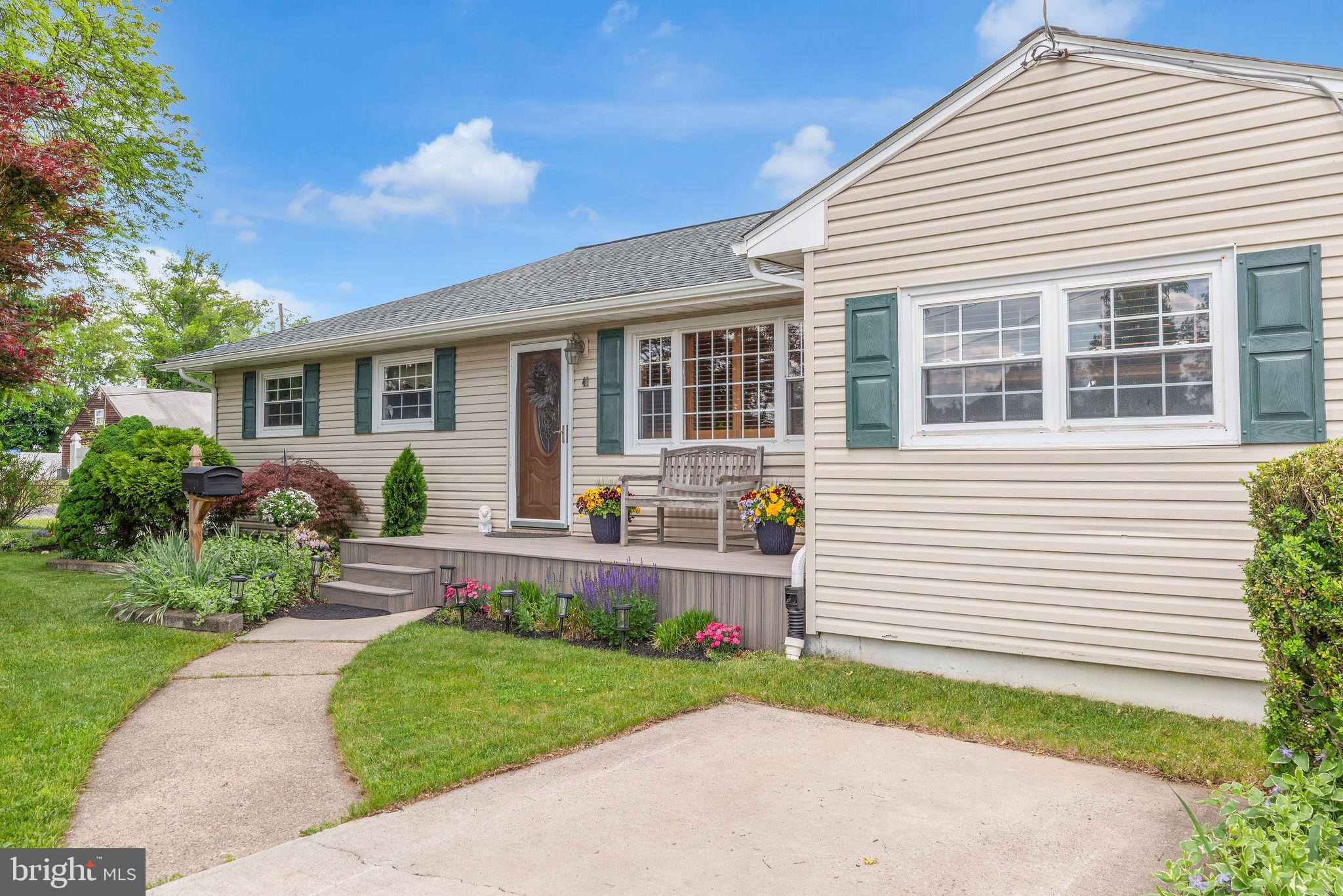 41 Endicott Road Hamilton, NJ 08690 - Photo 2 of 33 Gallery Image 2