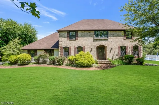 $3,800 | 34 Willow Brook Lane, Annandale, NJ 08801