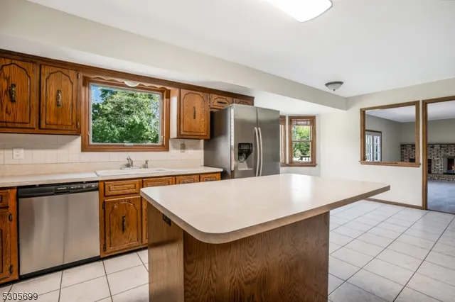 $3,800 | 34 Willow Brook Lane, Annandale, NJ 08801