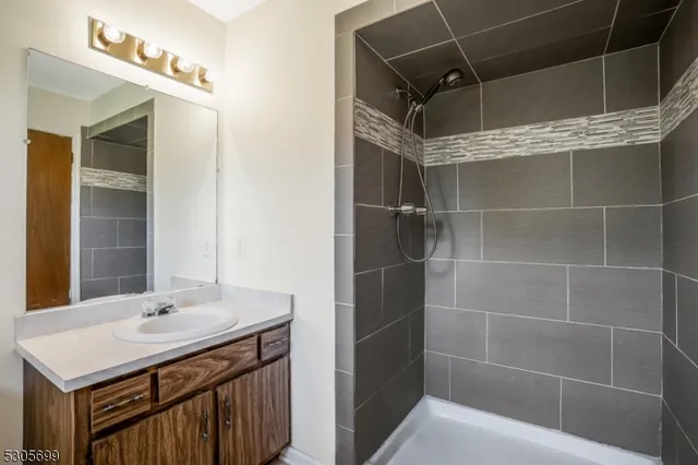 $3,800 | 34 Willow Brook Lane, Annandale, NJ 08801