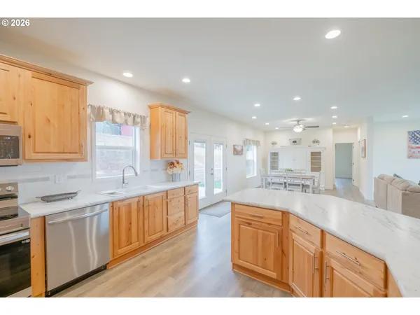 $647,000 | 25589 Cemetery Road, Monroe, OR 97456