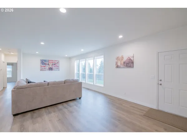 $647,000 | 25589 Cemetery Road, Monroe, OR 97456