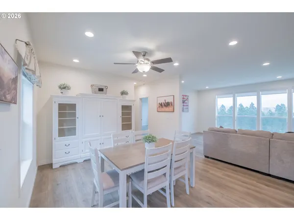 $647,000 | 25589 Cemetery Road, Monroe, OR 97456