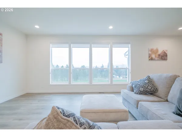 $647,000 | 25589 Cemetery Road, Monroe, OR 97456