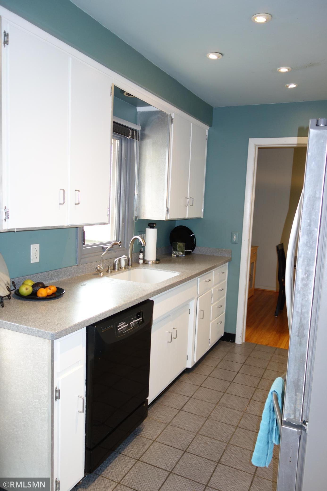 2427 26th Street Northwest Rochester, MN 55901 - Photo 6 of 31 Gallery Image 6