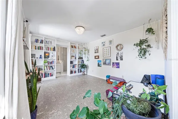 $8,000 | 3301 West Morrison Avenue, Tampa, FL 33629