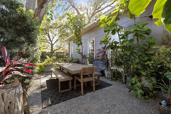 $8,000 | 3301 West Morrison Avenue, Tampa, FL 33629