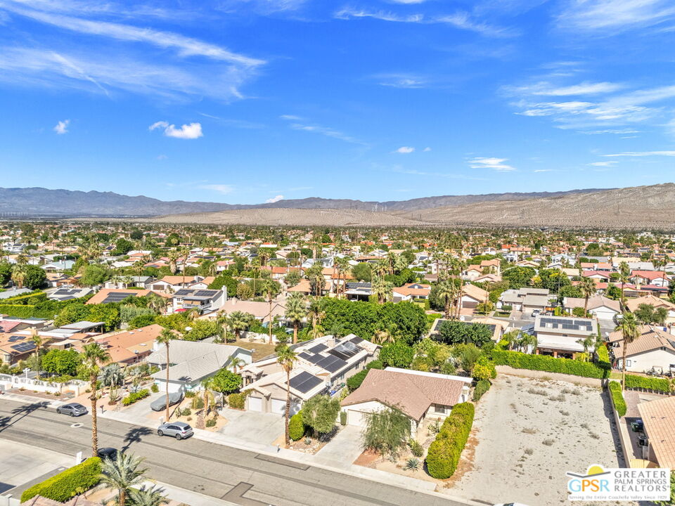 68600 Risueno Road Cathedral City, CA 92234 - Photo 4 of 30 view of city and mountain