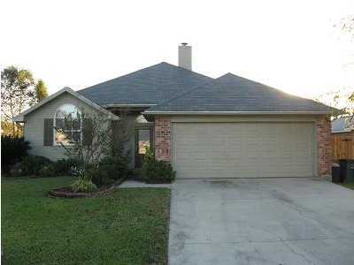 409 Rue Canard Youngsville, LA 70592 - Photo 1 of 11 Primary Photo