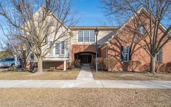 $1,800 | 43540 Pendleton Circle, Sterling Heights, MI 48313