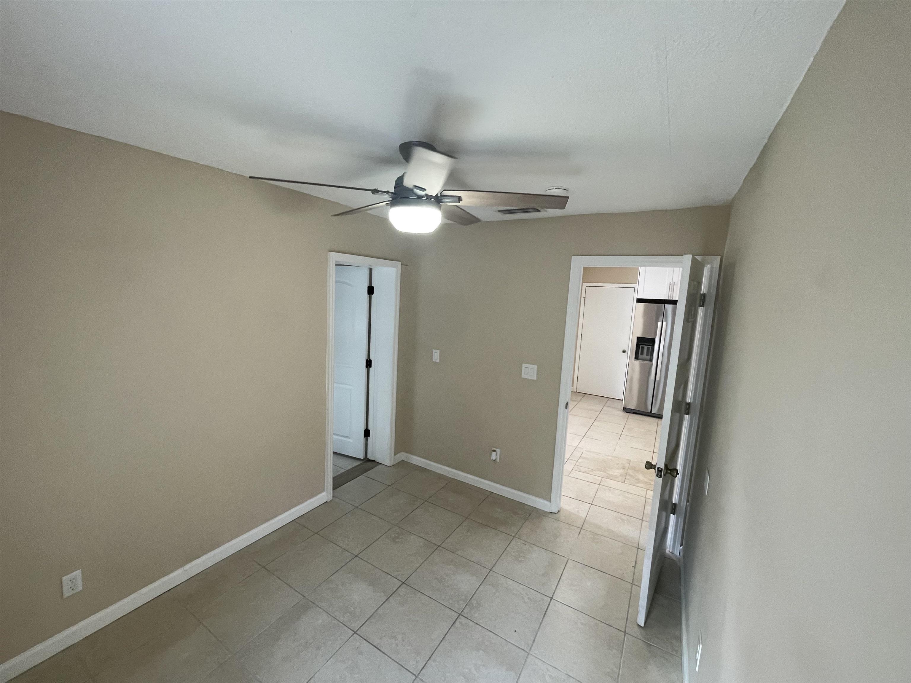850 Chapin Street St. Augustine, FL 32084 - Photo 8 of 15 an empty room with a bathroom