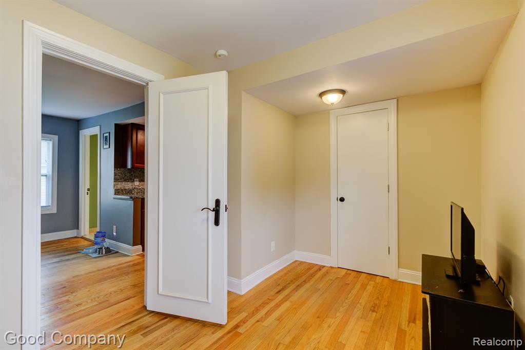 26280 Wolverine Street Madison Heights, MI 48071 - Photo 19 of 36