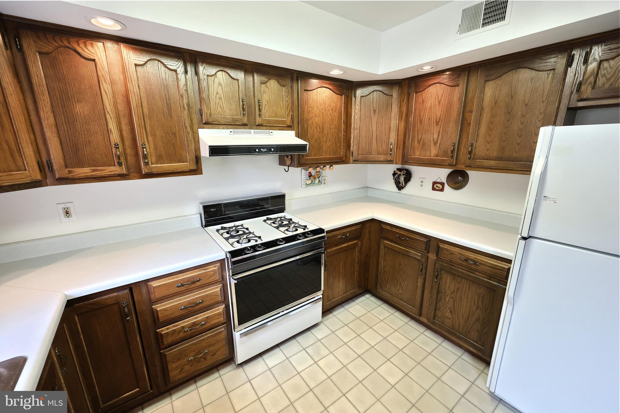 1205 Chambers Ridge, Unit 1205 York, PA 17402 - Photo 13 of 29 Gallery Image 13