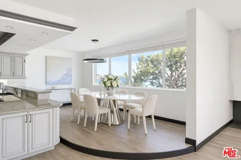 $6,950 | 17366 Sunset Boulevard, Unit 105, Pacific Palisades, CA 90272