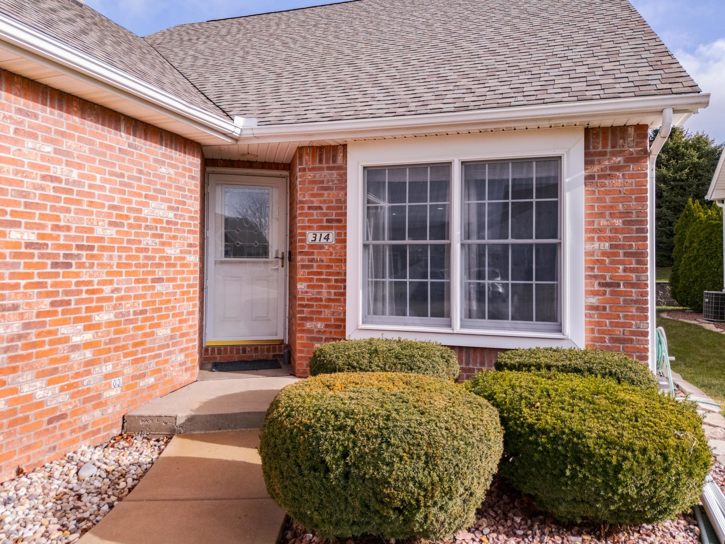 314 Fieldcrest Court Normal, IL 61761 - Photo 2 of 30 Gallery Image 2