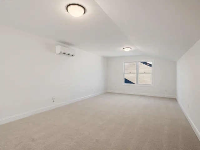 $865,000 | 77 Daniel Drive, South Burlington, VT 05403