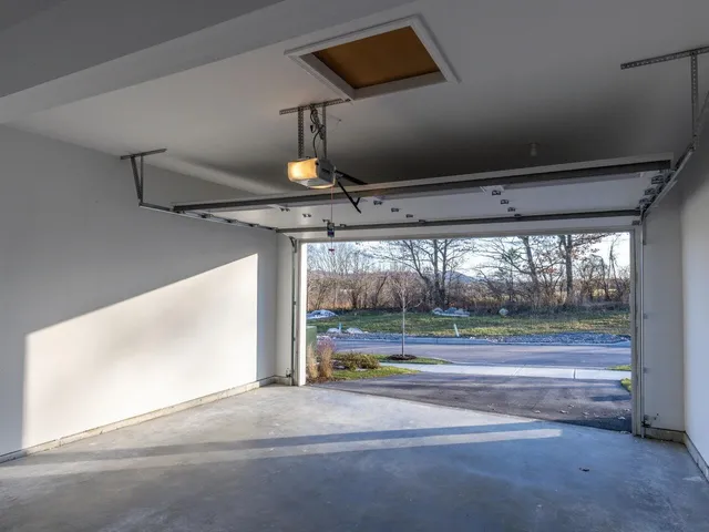 $865,000 | 77 Daniel Drive, South Burlington, VT 05403