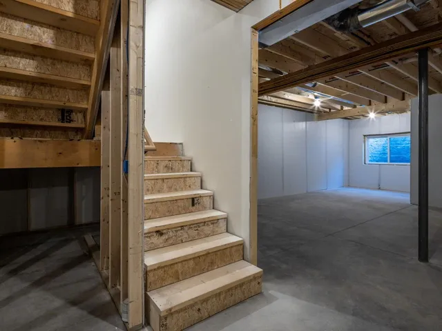 $865,000 | 77 Daniel Drive, South Burlington, VT 05403