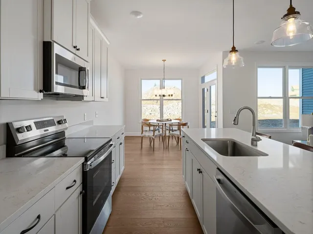 $865,000 | 77 Daniel Drive, South Burlington, VT 05403