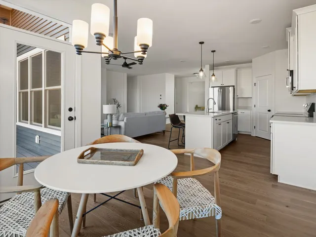 $865,000 | 77 Daniel Drive, South Burlington, VT 05403