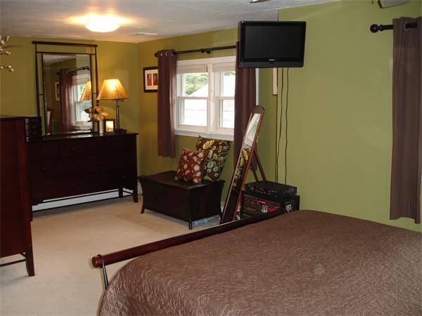 15 Belnap Road Norwood, MA 02062 - Photo 14 of 22 Gallery Image 14