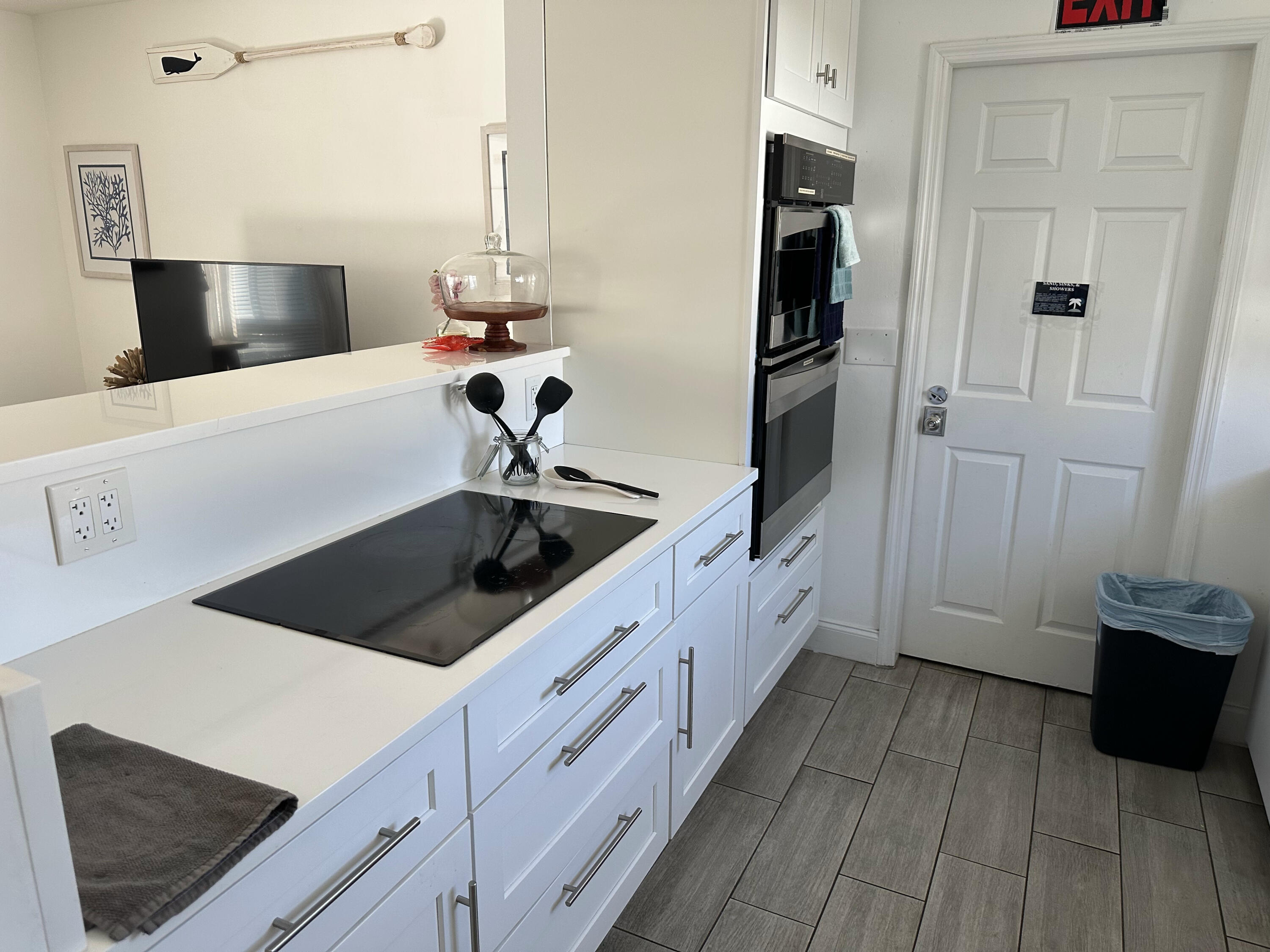 1258 Beach Road, Unit 8 Singer Island, FL 33404 - Photo 14 of 25 1258 Beach - Unit 8 - 14