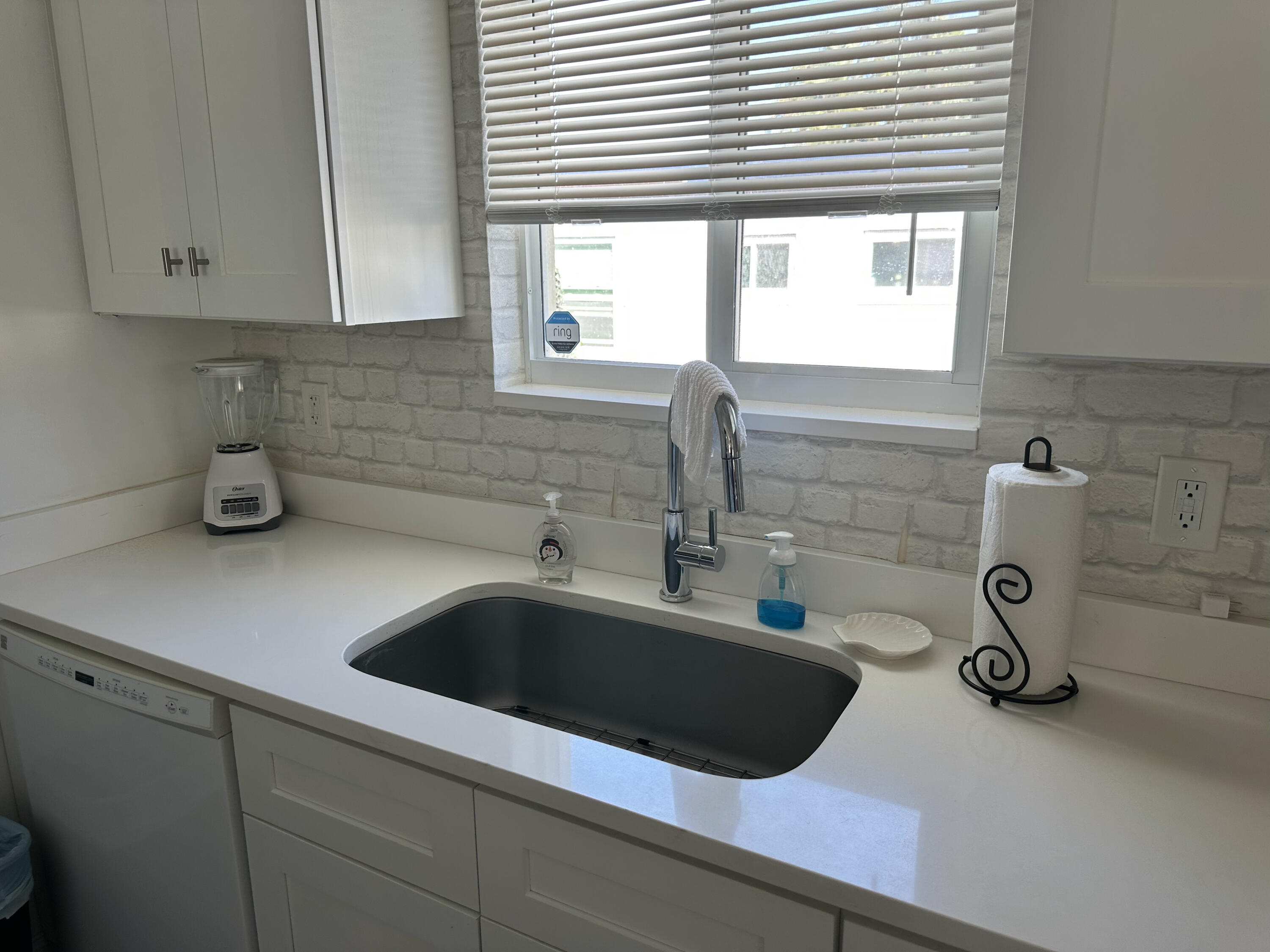 1258 Beach Road, Unit 8 Singer Island, FL 33404 - Photo 15 of 25 1258 Beach - Unit 8 - 15