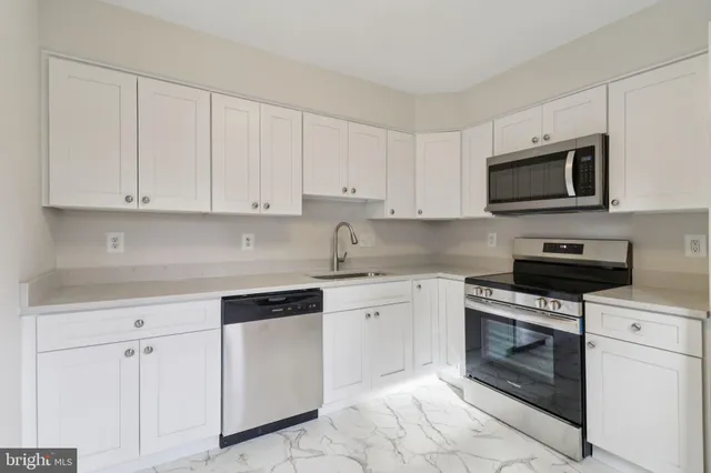 $535,000 | 13380 Packard Drive, Woodbridge, VA 22193