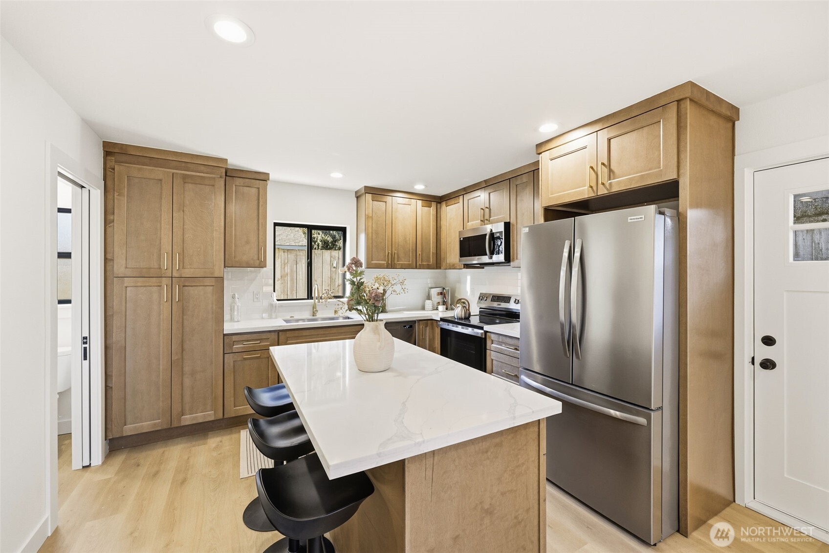 526 North 100th Street Seattle, WA 98133 - Photo 10 of 20