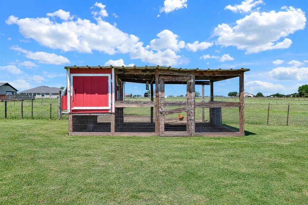 736 Audra Circle Rhome, TX 76078 - Photo 26 of 30 Chicken Coup