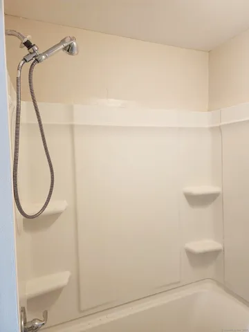 $190,000 | 218 Wakefield Circle, Unit 218, East Hartford, CT 06118