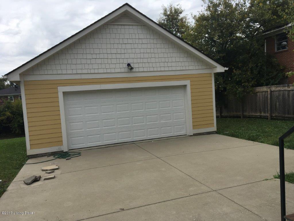 3407 Boxelder Road Louisville, KY 40216 - Photo 5 of 5 3407 Boxelder Photo Garage