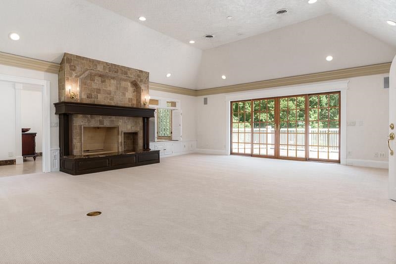 2716 Spring Creek Road Rockford, IL 61107 - Photo 9 of 76
