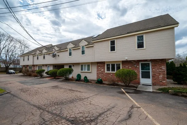 $349,900 | 265 Park Street, Unit 1, North Attleboro, MA 02760