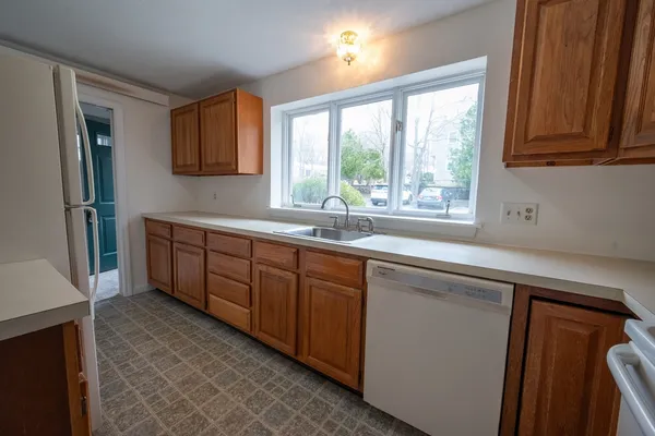 $349,900 | 265 Park Street, Unit 1, North Attleboro, MA 02760