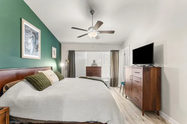 $389,000 | 1094 Pinewood Lake Court, Greenacres, FL 33415