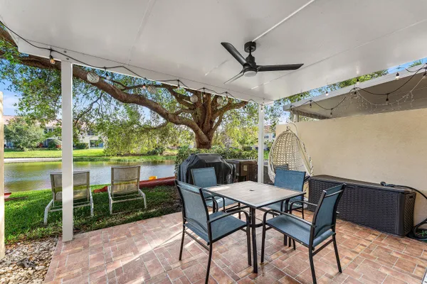 $389,000 | 1094 Pinewood Lake Court, Greenacres, FL 33415